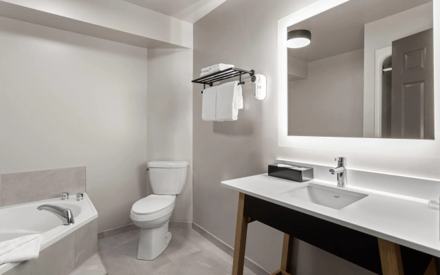 Super 8 by Wyndham Sault Ste Marie On