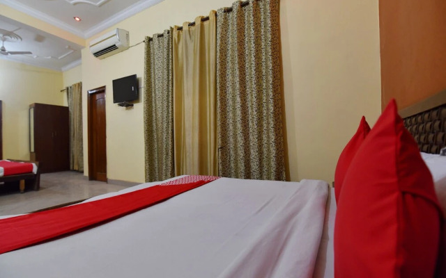 OYO 28146 Hotel Virsa