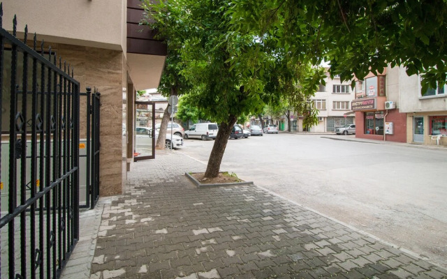 FM Luxury 1-BDR Apartment - Art and Brights