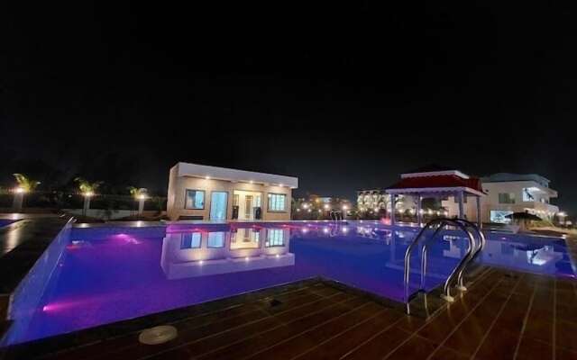 Llyods Beach Resort