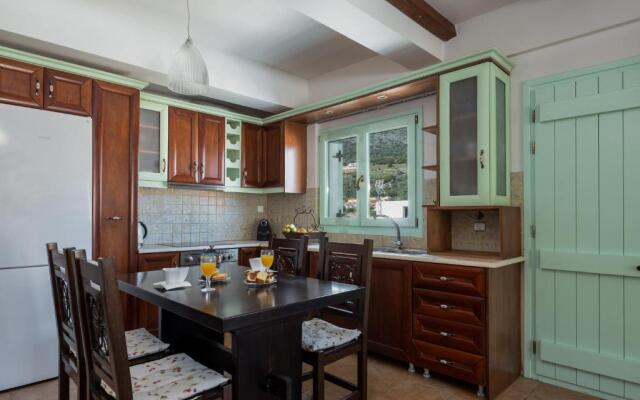 Spyros House, 3 bedrooms-sea view-in Agia Efimia