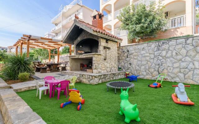 La Bodega Apartments