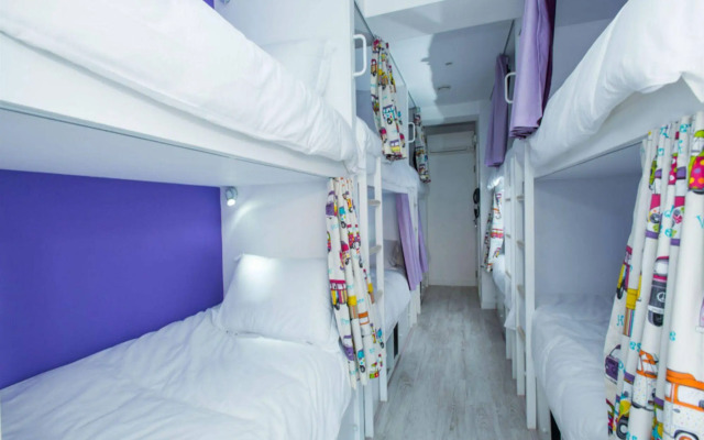 Golden Tram 242 Lisbonne Hostel