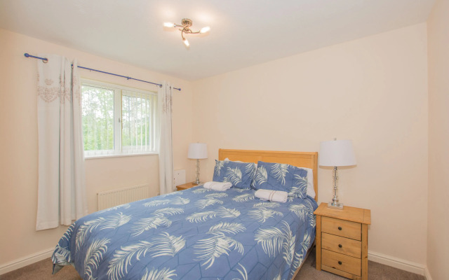 Modern 4 Bedroom Detached House in Cardiff