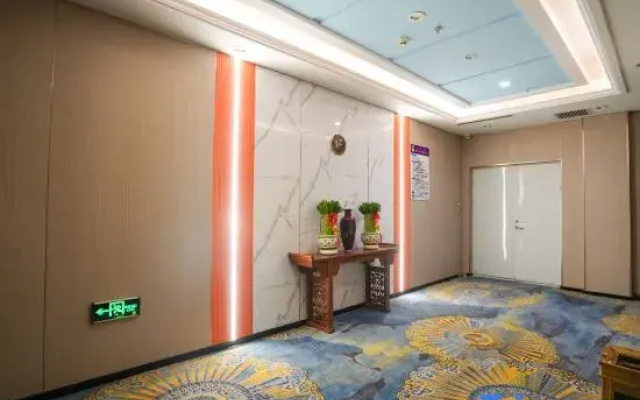 Xinlongtai Business Hotel (Cangzhou Qingfenglou)