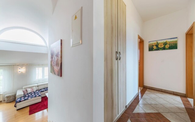 Beautiful Apartment in Pula With Wifi and 2 Bedrooms