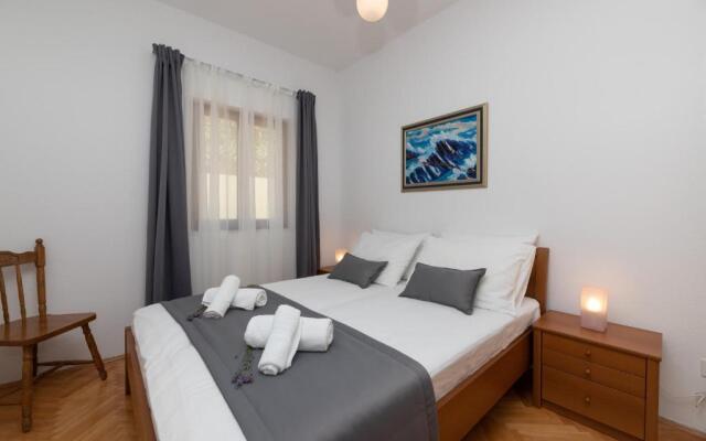 Apartments4You Supetar