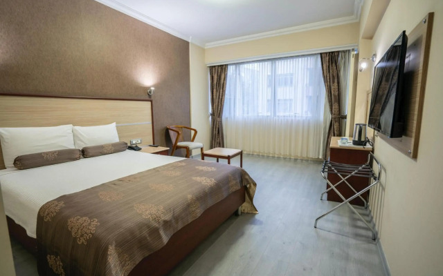 Halley Hotel