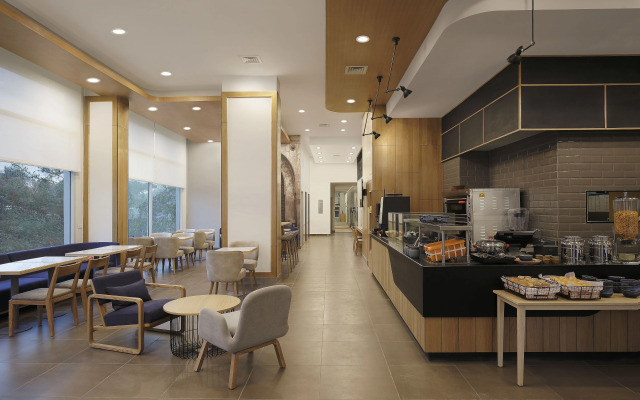 Holiday Inn