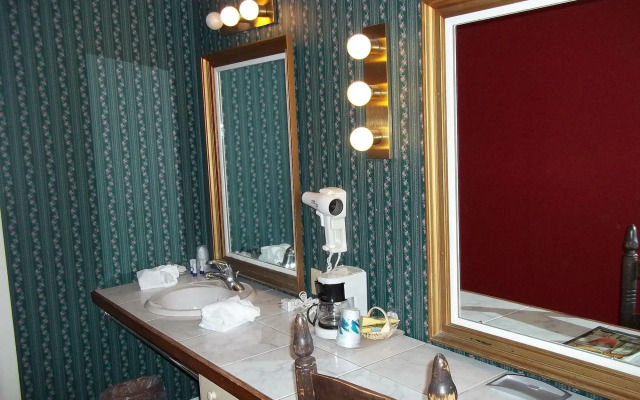 Weathervane Motel