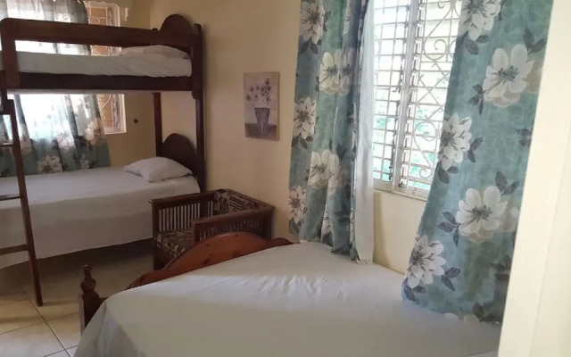 Ocho Rios Almond Tree Villas