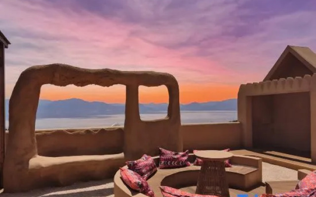 Fuxian Lake Wuluojia · Light Luxury Resort Hotel (Fuxian Lake Scenic Area Wetland Park Branch)