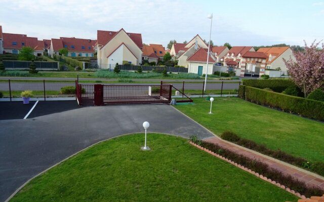Studio in Berck, With Furnished Garden and Wifi - 1 km From the Beach