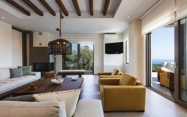 Villa Rizes Luxury in Maroulas