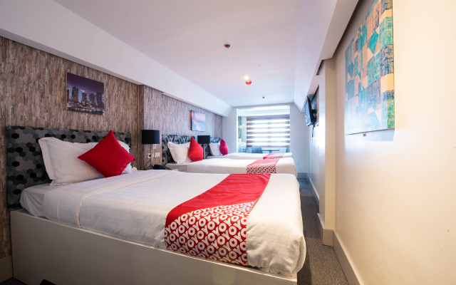 OYO 492 Sunset View Ridge Residences