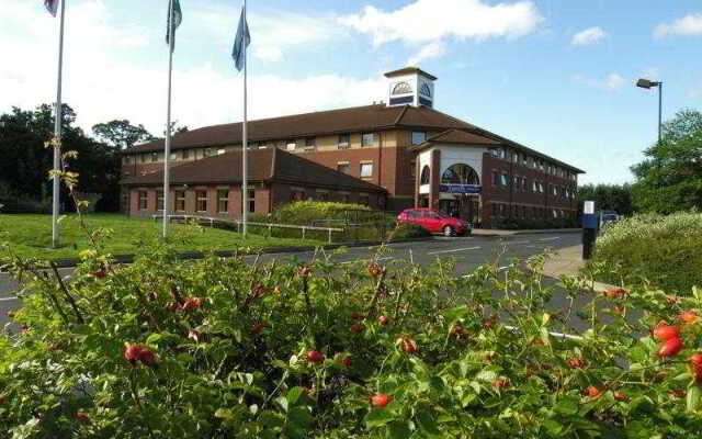 Holiday Inn Express Warwick M4-j15