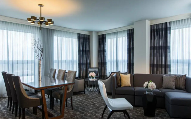 Renaissance Chicago O'Hare Suites Hotel