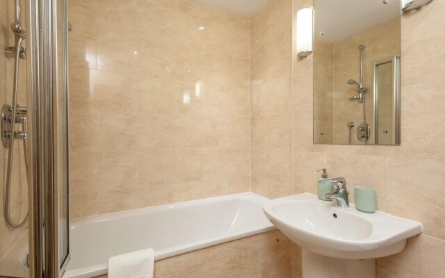 The Holyrood Road Residence - Rsa 120172