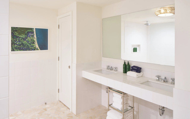 Silver Sands Motel & Beach Bungalows