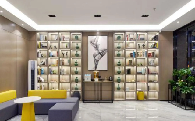 Oufeisi Hotel Select (Huzhou Zhili Children's Clothing Wholesale City)