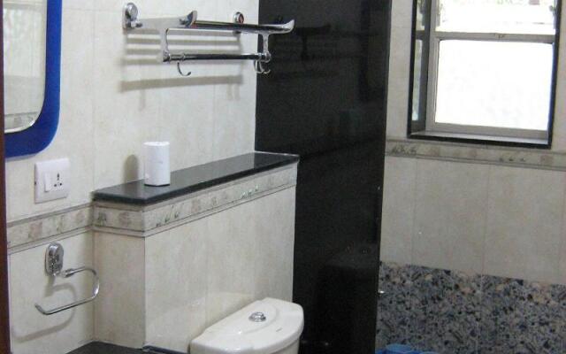 Hotel Raviraj