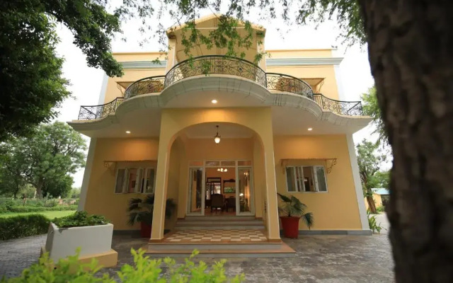 Roop Niwas Kothi, Near Mandawa