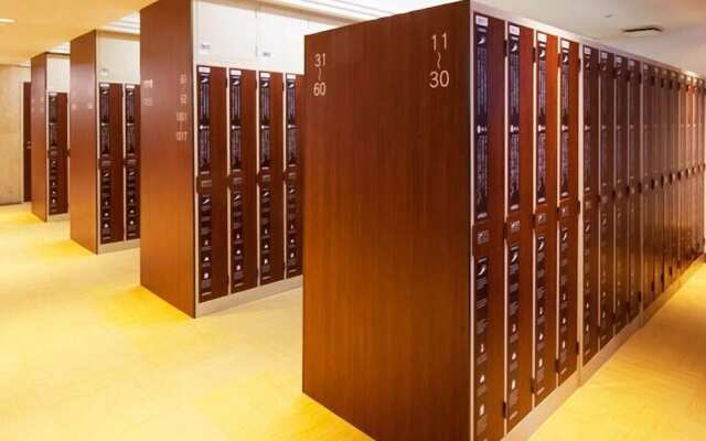 Sauna & Capsule Hotel Hollywood - Caters to Men