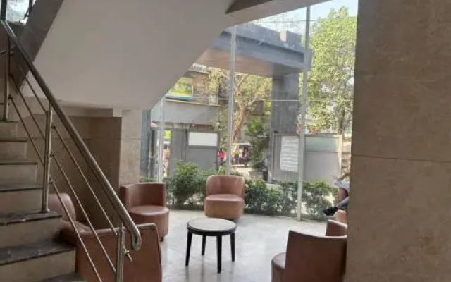 OYO 76116 Hotel Sakinaka Inn