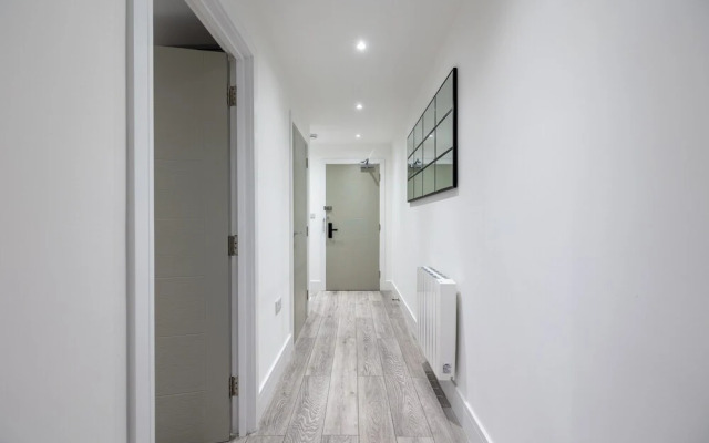 Remarkable 2-bed Apartment in Camberley