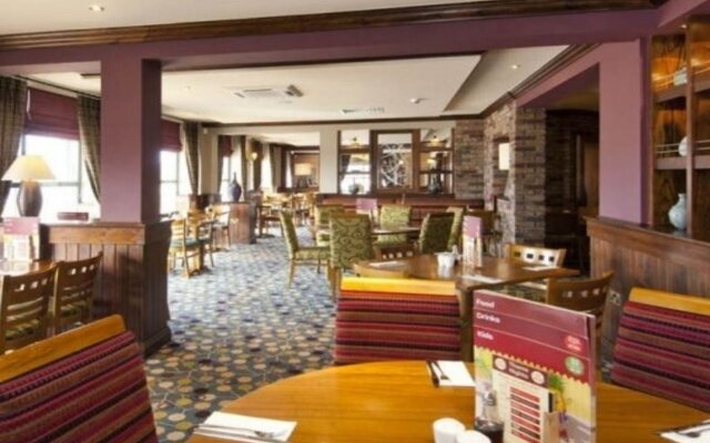 Premier Inn Gatwick Crawley Town (Goffs Park)