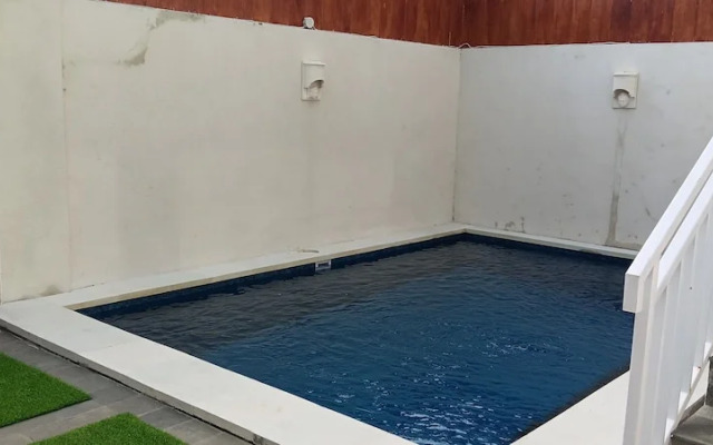 Sarining 2BR Villa with Pool