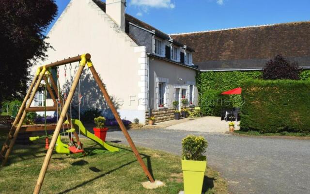 Gîte Beaumont-la-Ronce, 5 pièces, 8 personnes - FR-1-381-97