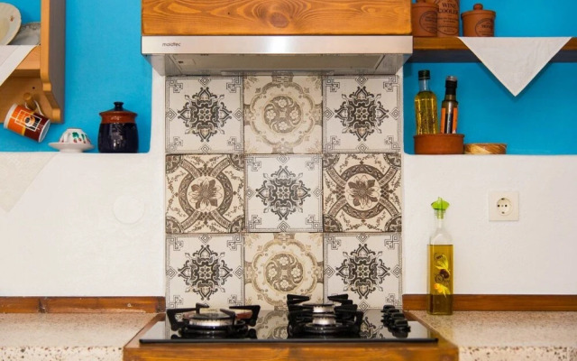 The Architect's Village House - Roof Terrace - AC - Wifi - SAT TV