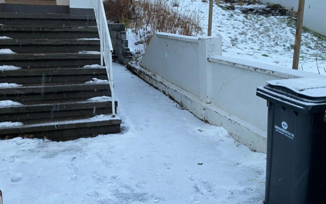 Central and cosy studio apartment with free parking