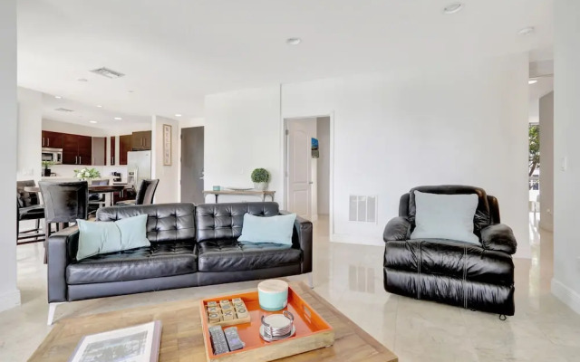Deerfield Condo Suites by Opus