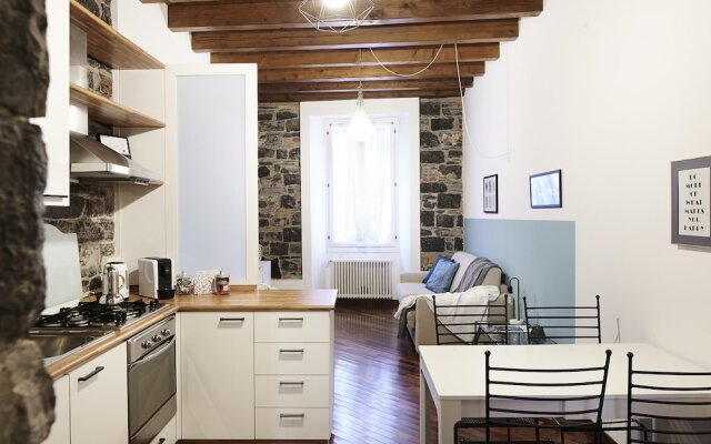 Il Moderno in Como With 1 Bedrooms and 1 Bathrooms