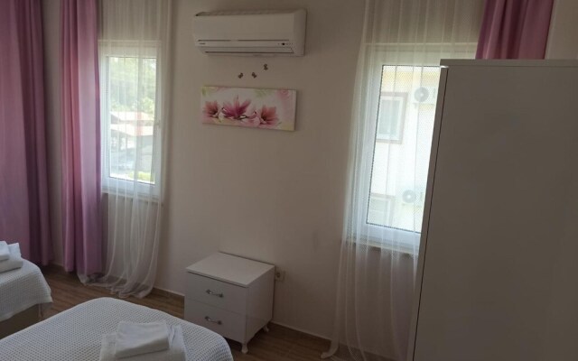 Remarkable 4-bed Villa Tasgin 2 Pools