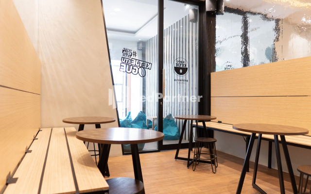 Capsule Inn Antasari RedPartner