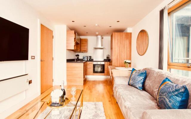 Deluxe City Centre Apt Balcony View Free Parking