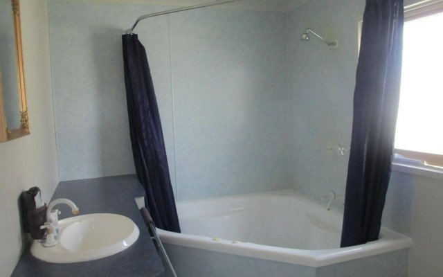 Echo Beach Tourist Park