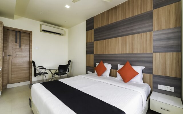 Capital O 4493 Apple Hotel