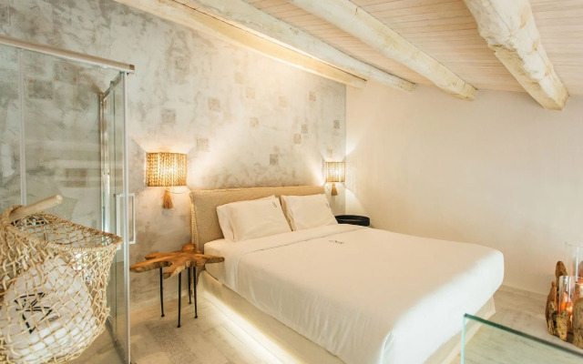 Blue Carpet Luxury Suites