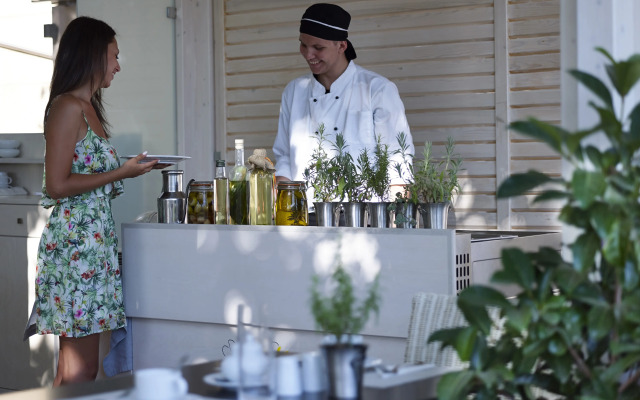 Kyma Suites Beach Hotel
