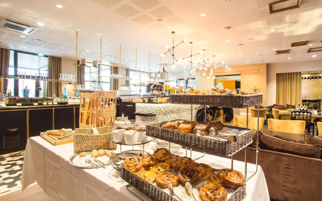 Gatsby Hotel & Restaurant by Happyculture