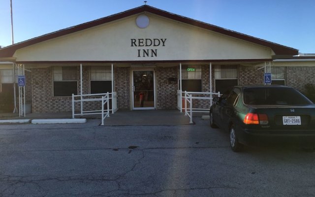 Reddy Inn and Suites