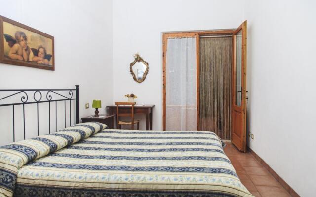 Edera in Poggibonsi With 1 Bedrooms and 1 Bathrooms