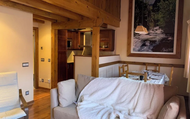 2 Bedroom Duplex Apartment in La Molina