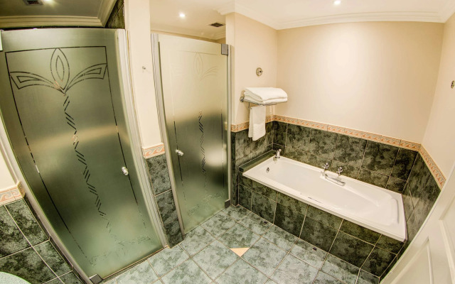 Courtyard Hotel Gqeberha