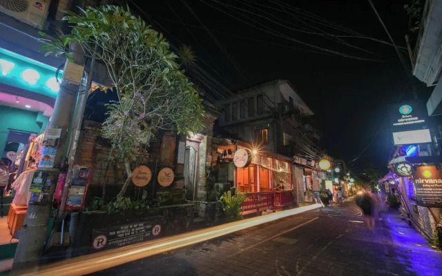 Shana Homestay by EPS