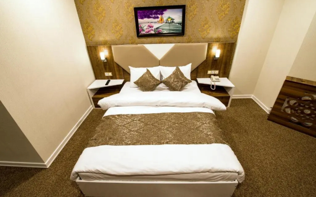 Kars-i Sirin Hotel